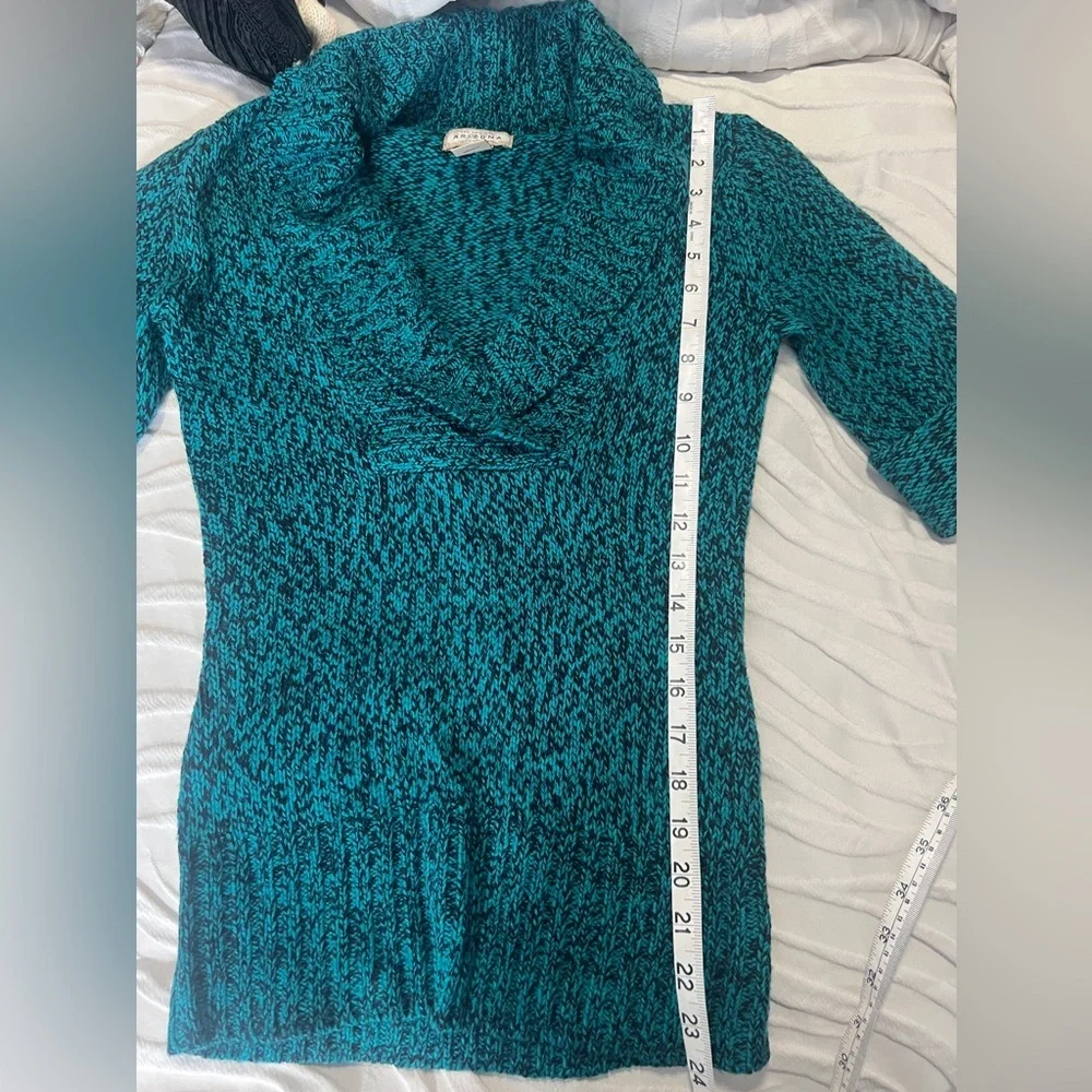 Arizona Jean Company Sweater  3/4 sleeves Green V neck knit  Neck Stretch small‎